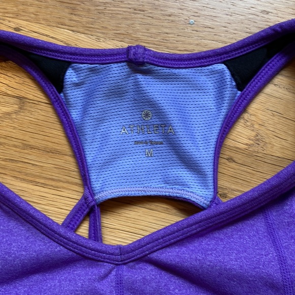 Athleta Tank Top w/ built in bra SIZE MEDIUM - Picture 3 of 3